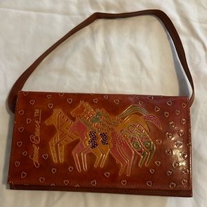 Selling this never used shoulder bag.